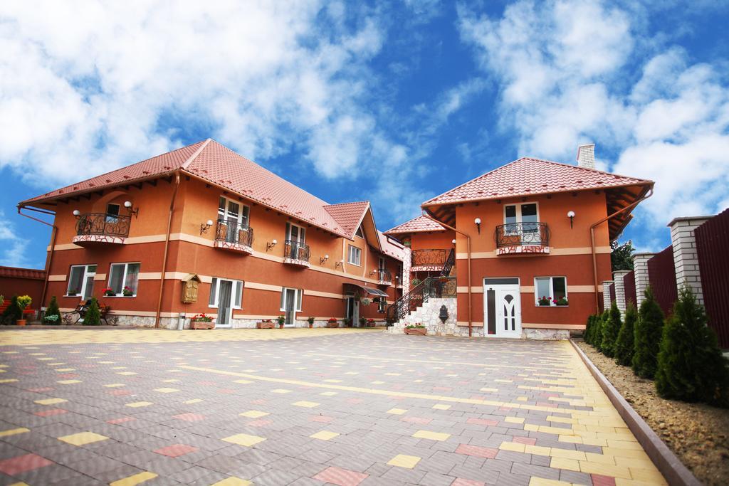 Mirage Hotel Berehove  Luaran gambar