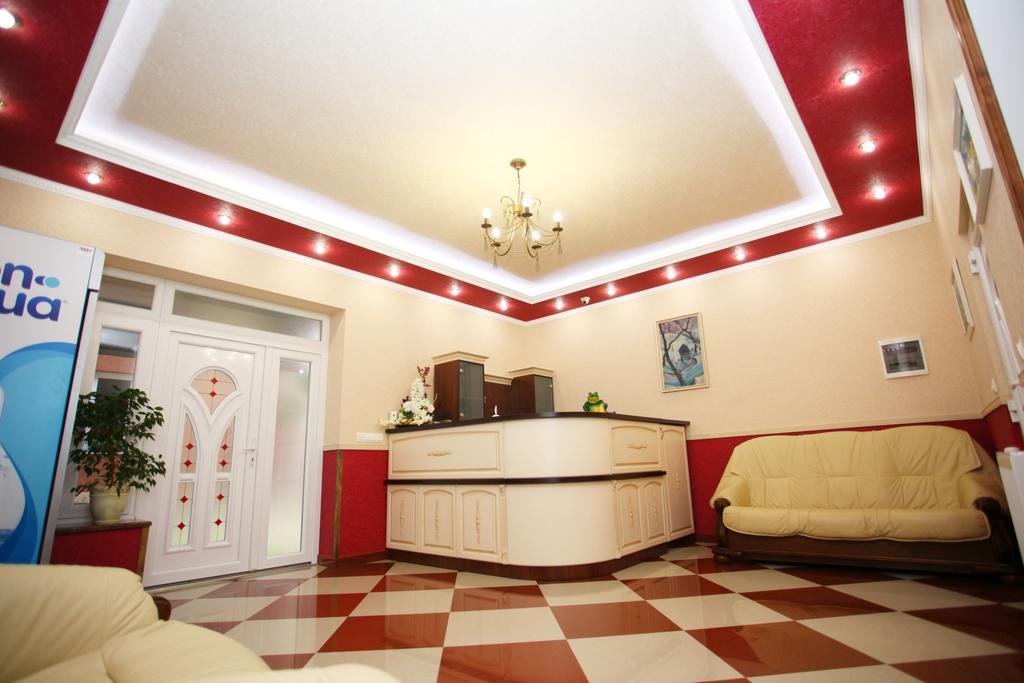 Mirage Hotel Berehove  Luaran gambar